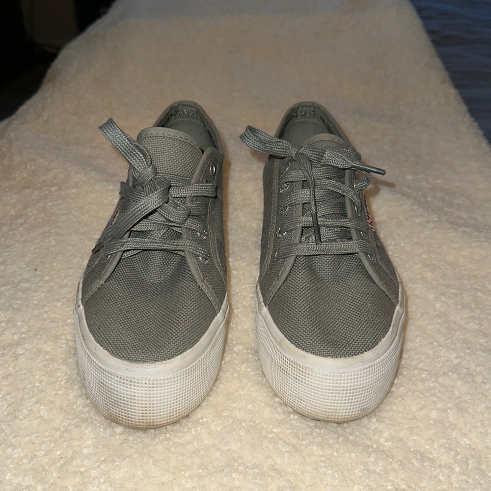 Grey Supergas